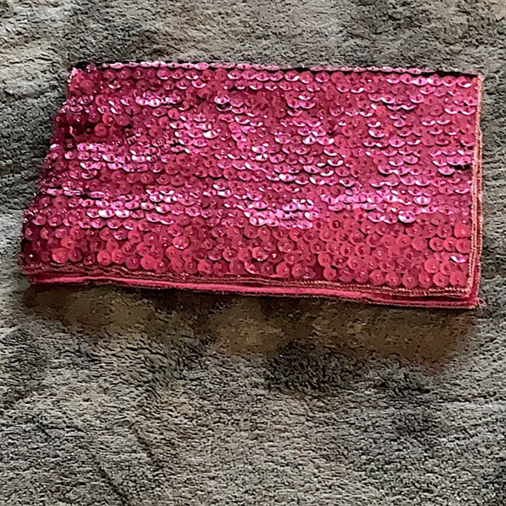HOT PINK SEQUINED CLUTCH BAG